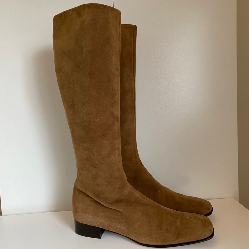 Saks Fifth Avenue FOLIO Collection, Tan Suede, Size 9 Slim Calf